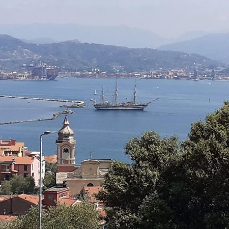 la stanzetta viola Hotel Fezzano  Kültér fotó