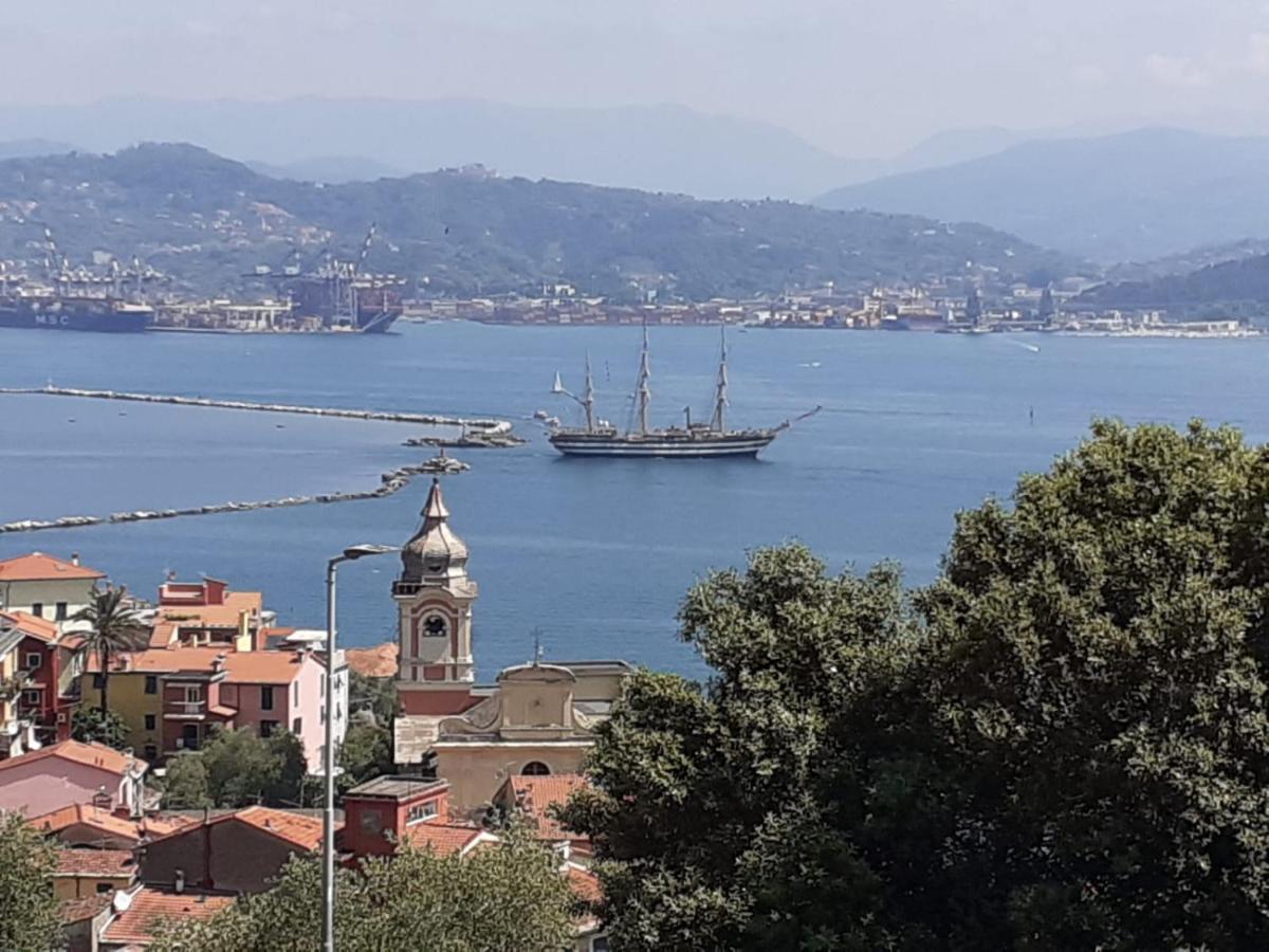 la stanzetta viola Hotel Fezzano  Kültér fotó