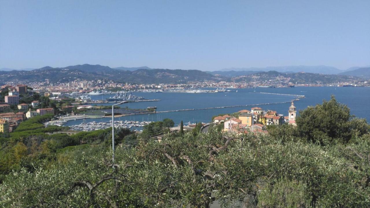 la stanzetta viola Hotel Fezzano  Kültér fotó